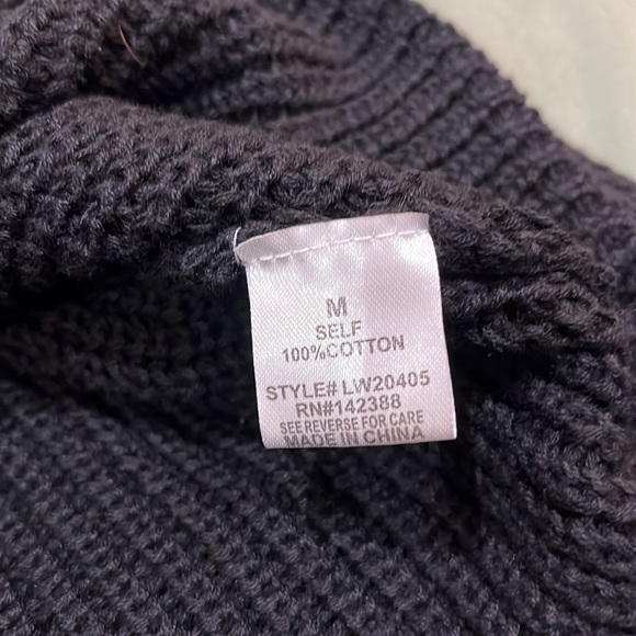 Essie Black and White Cropped Sweater - Picture 6 of 6